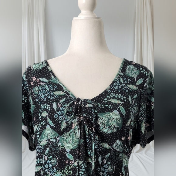 SO Juniors Cinches Fit & Flare Green Floral Dress Size XL - Picture 3 of 5